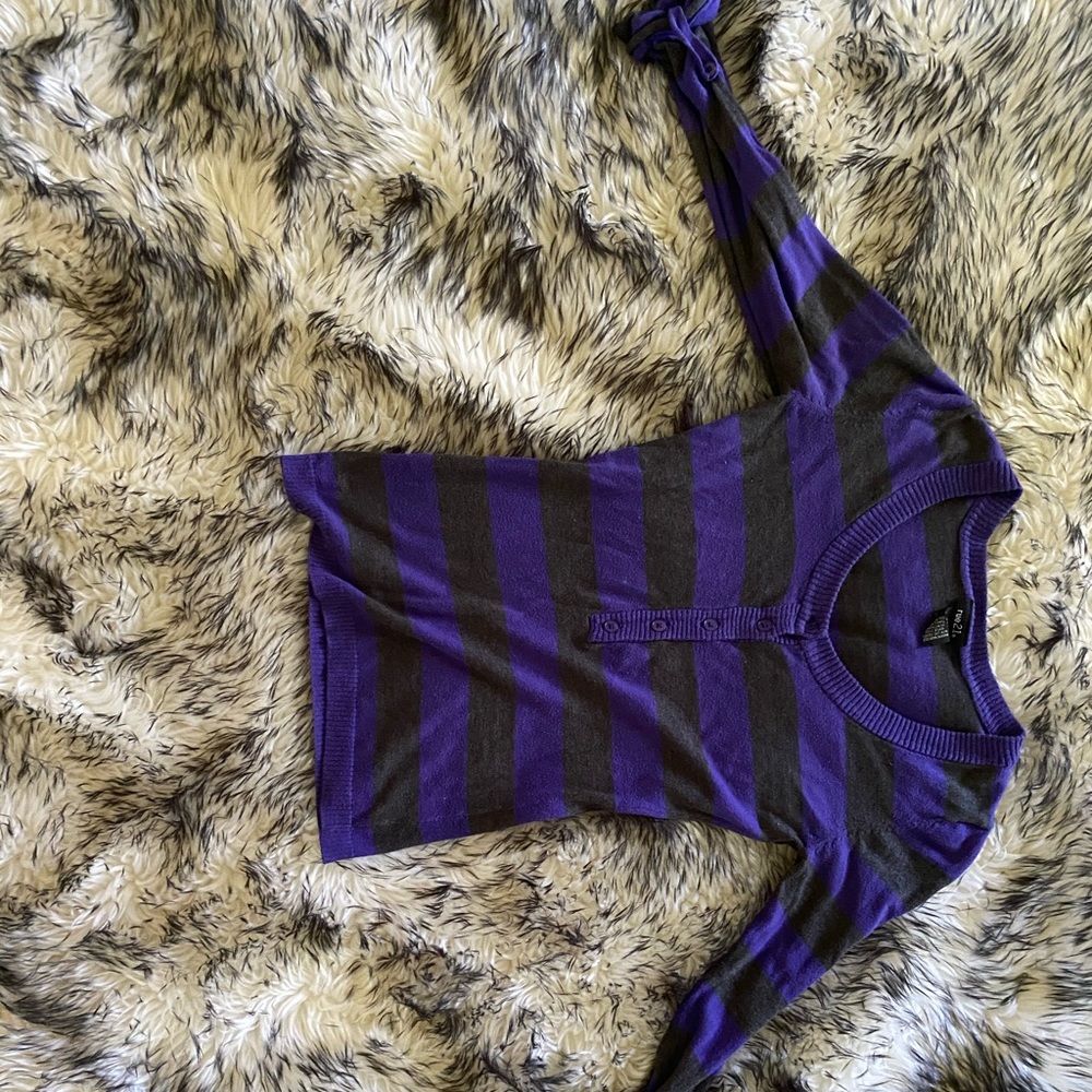 Rue 21 striped long sleeve shirt